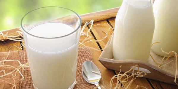 Определяне на съдържанието на протеин в млякото чрез автоматичния титратор HI902C с pH-електрод HI1131B