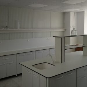 Островна лабораторна маса